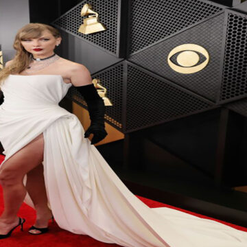 Taylor Swift's Glamorous Outfit Change